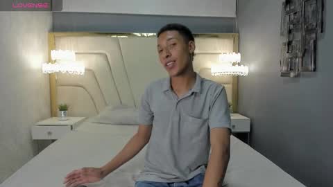 Snapshot of domminick18 chatting on 10/21/25, 07:36 Domminick18 online show from 10/21/25, 07:36