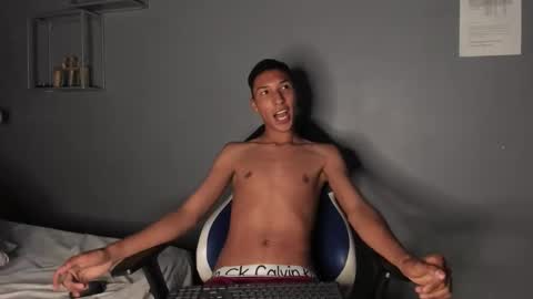 Snapshot of domminick18 chatting on 10/24/25, 11:01 Domminick18 online show from 10/24/25, 11:01