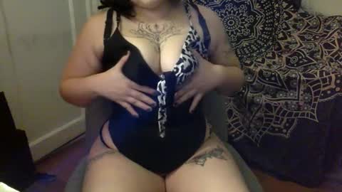 Snapshot of domvexxx chatting on 12/23/25, 05:38 DomVexxx online show from 12/23/25, 05:38