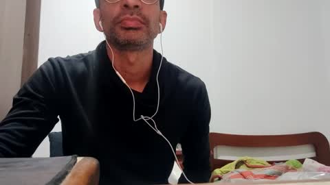 Snapshot of don__chi chatting on 02/13/25, 12:57 don__chi online show from 02/13/25, 12:57