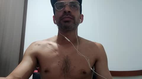 Snapshot of don__chi chatting on 02/21/25, 01:00 don__chi online show from 02/21/25, 01:00