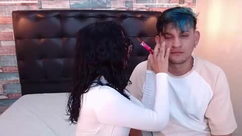 DONA Y CARL online show from 01/17/26, 04:33