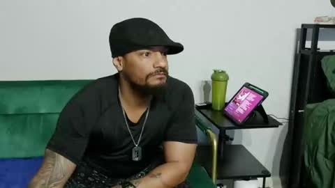 Snapshot of dong_masterson chatting on 03/08/26, 11:30 Gifted online show from 03/08/26, 11:30