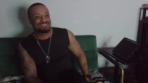 Snapshot of dong_masterson chatting on 03/27/26, 11:26 Gifted online show from 03/27/26, 11:26