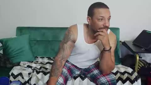 Snapshot of dong_masterson chatting on 04/13/26, 10:37 Gifted online show from 04/13/26, 10:37