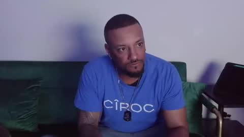 Snapshot of dong_masterson chatting on 04/24/26, 11:51 Gifted online show from 04/24/26, 11:51