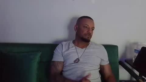 Snapshot of dong_masterson chatting on 04/25/26, 09:45 Gifted online show from 04/25/26, 09:45