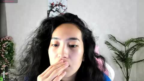 Aura online show from 09/17/25, 03:41