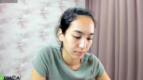 Aura online show from 10/01/25, 04:07