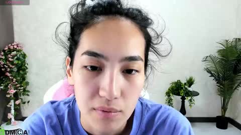 Aura online show from 10/21/25, 02:01