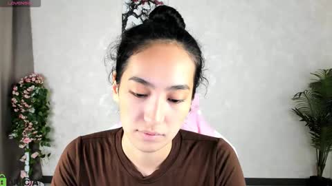 Aura online show from 11/03/25, 03:52