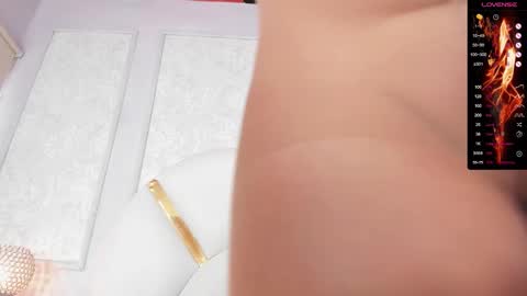 Paula DiazGMT-5 0730 - 1400 online show from 10/13/25, 12:38