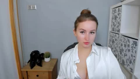 Snapshot of donnasensual chatting on 10/17/25, 10:51 DonnaSensual online show from 10/17/25, 10:51