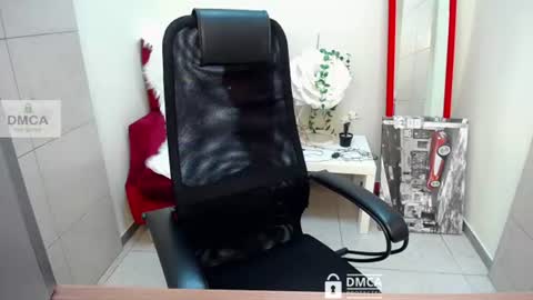 Snapshot of donnasia chatting on 06/22/26, 10:56 Sia online show from 06/22/26, 10:56