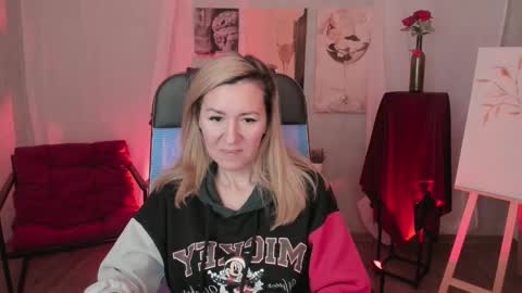 Snapshot of donnasmitth chatting on 03/19/26, 06:56 Donna online show from 03/19/26, 06:56