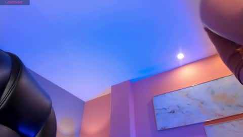 Snapshot of donnastonne chatting on 01/21/25, 01:18 Donna Stonne online show from 01/21/25, 01:18