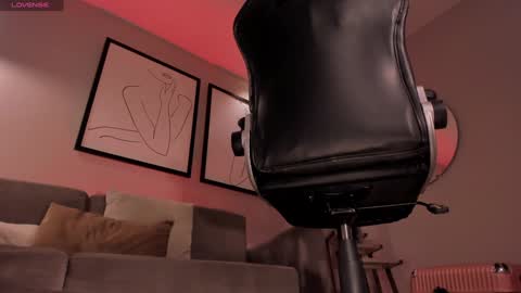  Donna Stonne  online show from 02/07/25, 10:09