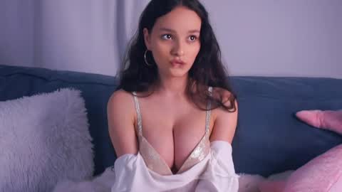 Victoria online show from 05/11/26, 09:01