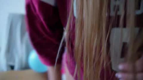 Snapshot of donnna19 chatting on 02/13/26, 01:18 Donatella online show from 02/13/26, 01:18