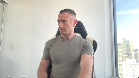 Snapshot of donnybasilisk chatting on 10/10/25, 01:10 Donny online show from 10/10/25, 01:10