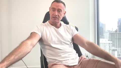 Snapshot of donnybasilisk chatting on 10/13/25, 03:01 Donny online show from 10/13/25, 03:01