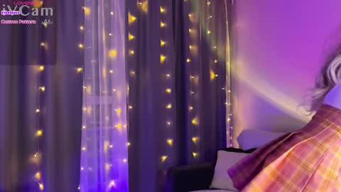 Snapshot of dontouchmyass chatting on 02/28/25, 05:48 Ely online show from 02/28/25, 05:48