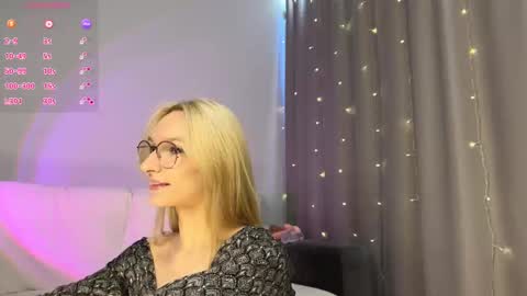 Snapshot of dontouchmyass chatting on 11/16/25, 04:40 Ely online show from 11/16/25, 04:40