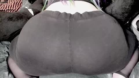 Snapshot of doomednympho chatting on 01/12/25, 08:03 DOOM online show from 01/12/25, 08:03