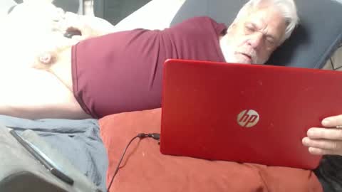 Snapshot of doouugcumming chatting on 04/01/26, 08:28 cummingdoouug online show from 04/01/26, 08:28