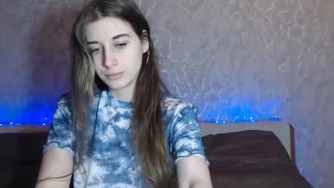Snapshot of dora_blue_eyed chatting on 02/13/25, 02:01 Dora online show from 02/13/25, 02:01
