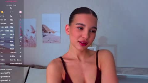 Snapshot of dorarindels chatting on 04/09/26, 01:49 Kiki online show from 04/09/26, 01:49