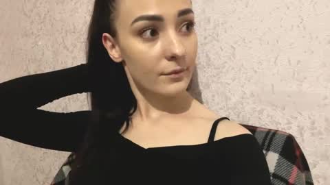 Snapshot of dorathysantiago chatting on 04/22/26, 08:21 Madisom online show from 04/22/26, 08:21