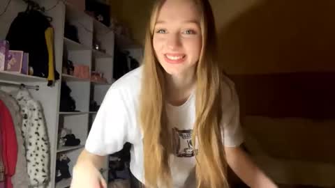 Snapshot of doreathagustave chatting on 02/28/26, 06:09 Anika online show from 02/28/26, 06:09