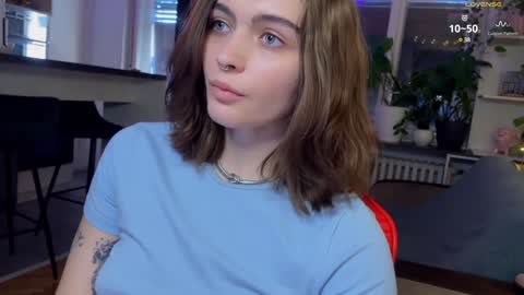 Snapshot of dorfmatratze_ chatting on 12/22/24, 12:05 Alice online show from 12/22/24, 12:05