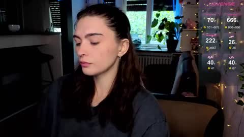 Snapshot of dorfmatratze_ chatting on 10/06/25, 08:12 Alice online show from 10/06/25, 08:12