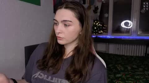 Snapshot of dorfmatratze_ chatting on 12/17/25, 09:15 Alice online show from 12/17/25, 09:15