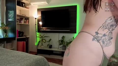 Snapshot of dorfmatratze_ chatting on 04/18/26, 09:24 Alice online show from 04/18/26, 09:24