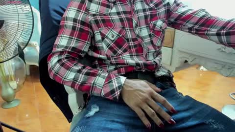 Snapshot of dorian_lev chatting on 02/26/25, 12:14 Nicolle online show from 02/26/25, 12:14