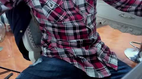 Snapshot of dorian_lev chatting on 02/26/25, 05:39 Nicolle online show from 02/26/25, 05:39