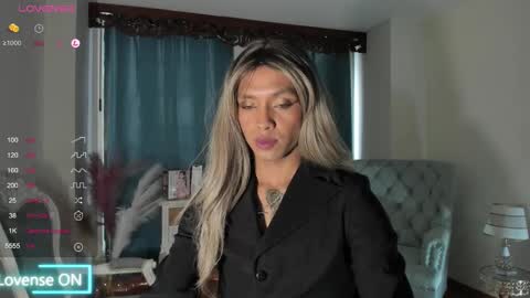 Snapshot of dorian_lev chatting on 03/06/25, 01:46 Nicolle online show from 03/06/25, 01:46