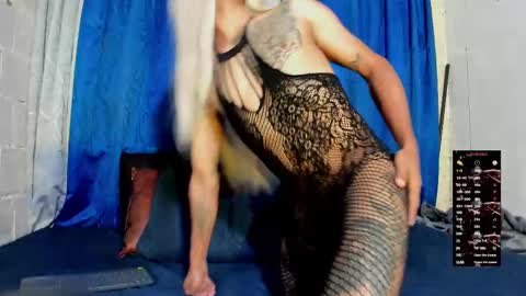 Snapshot of dorian_lev chatting on 10/08/25, 07:55 Nicolle online show from 10/08/25, 07:55