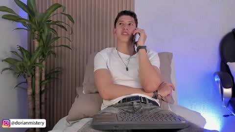 dorian_mystery online show from 09/28/25, 11:54