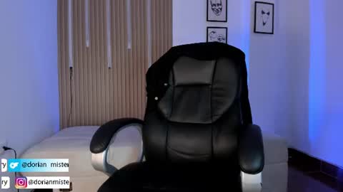 Snapshot of dorian_mystery chatting on 07/18/26, 10:57 dorian_mystery online show from 07/18/26, 10:57