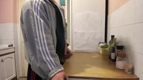 menu  below online show from 02/27/25, 05:24