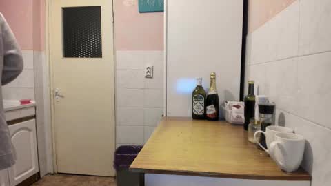 Snapshot of doriancretu95 chatting on 03/21/26, 01:10 menu below online show from 03/21/26, 01:10