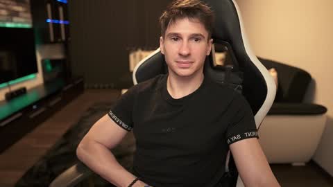 Dorian Reyes online show from 02/06/25, 03:48