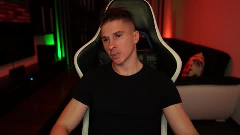 Dorian Reyes online show from 09/30/25, 10:48