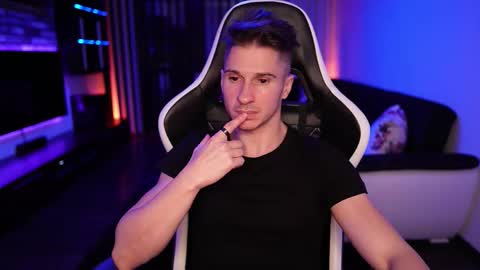 Dorian Reyes online show from 10/18/25, 12:35