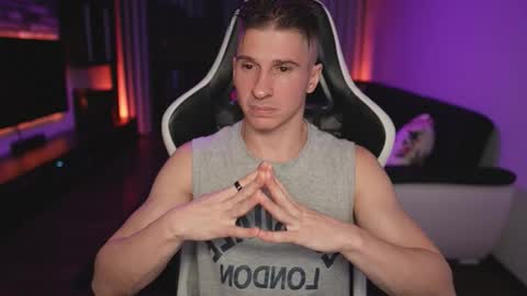 Dorian Reyes online show from 11/23/25, 02:00