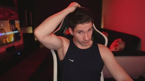 Snapshot of dorianreyes chatting on 04/14/26, 11:44 Dorian Reyes online show from 04/14/26, 11:44